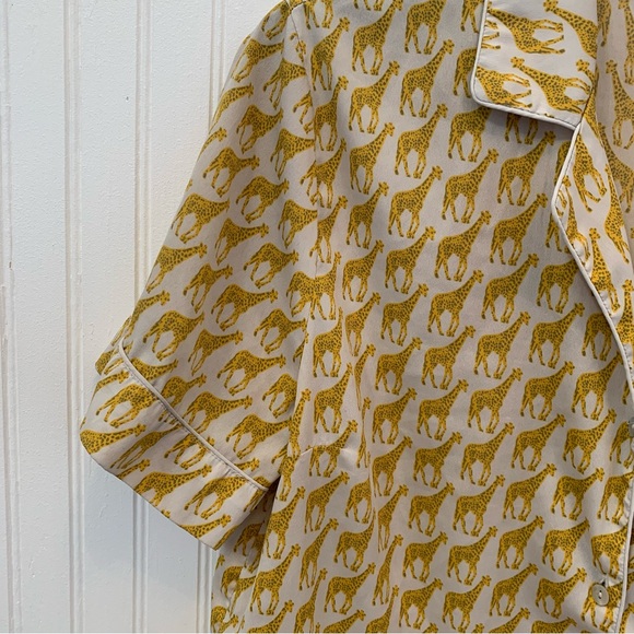 Isaac Mizrahi Giraffe Print Pajama Set - Picture 3 of 13